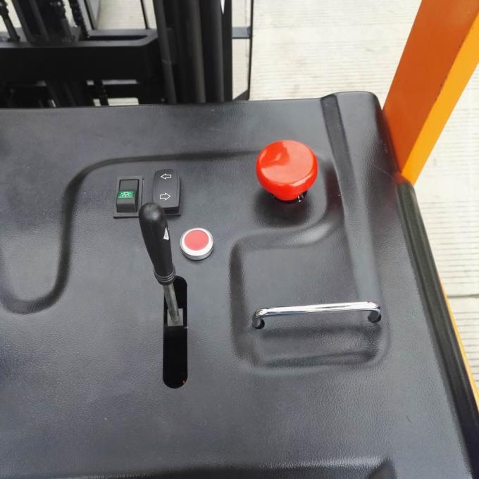 2500kgはパレットACモーター範囲のスタッカーのフォークリフトに動力を与えた 1